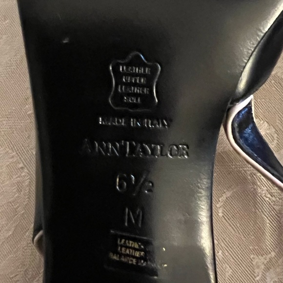 Ann Taylor Clio leather slingback pumps size US 6 1/2M black and cream. - Picture 10 of 11